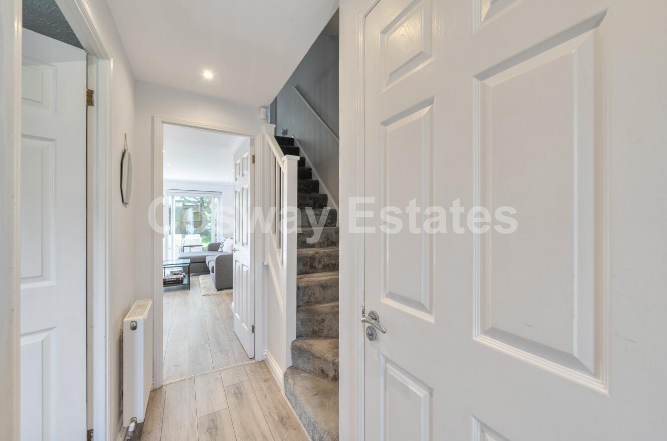 Earl Close, N11, London